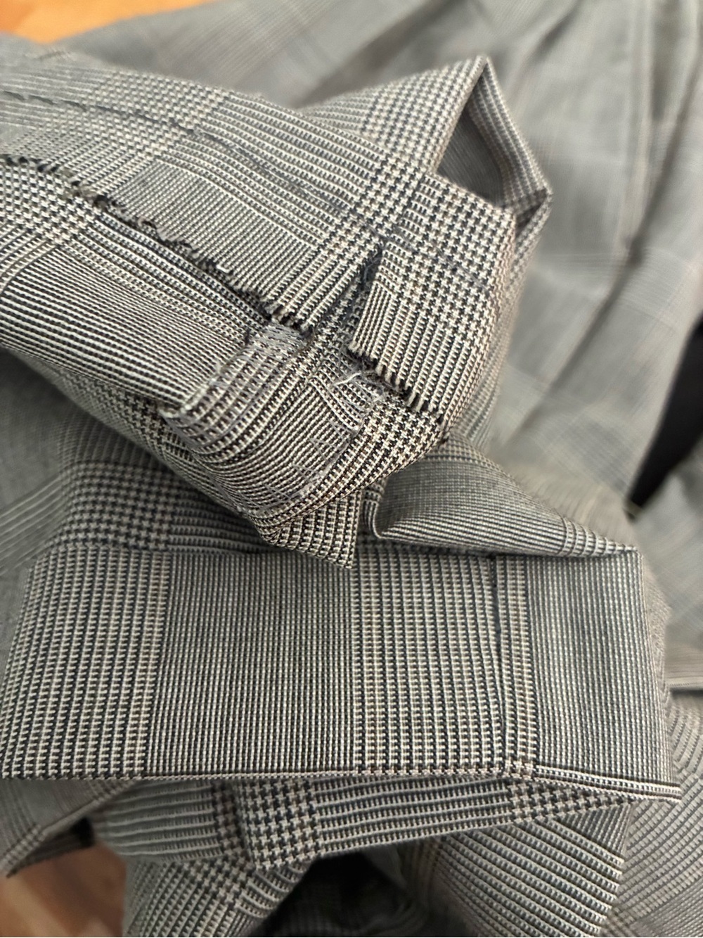 Brooks Brothers BrooksEase 100% Wool Made in USA 2 Piece Suit - Picture 13 of 16
